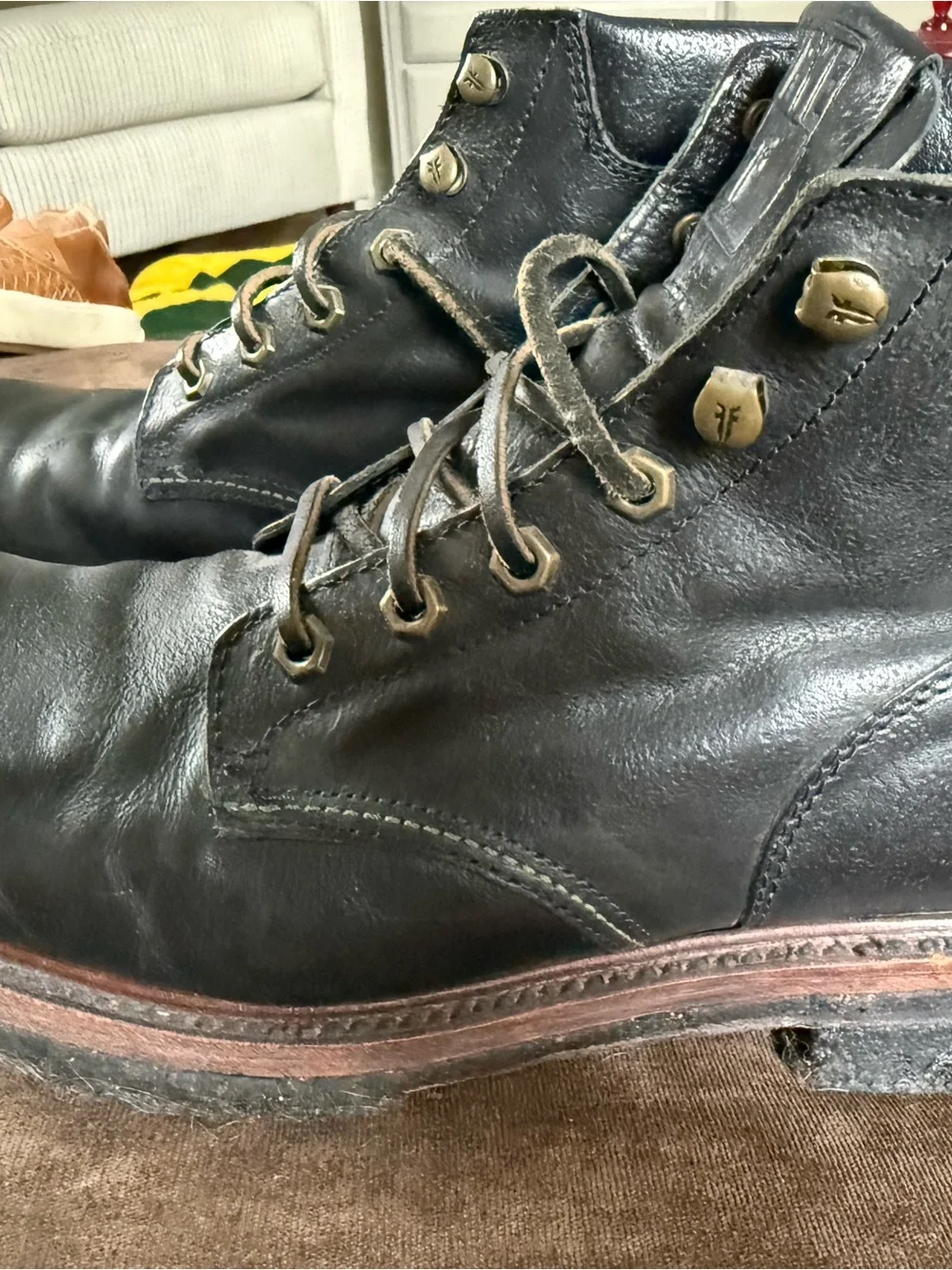 Frye Black Leather Lace-Up Men's Boots with Brown Welt size 8